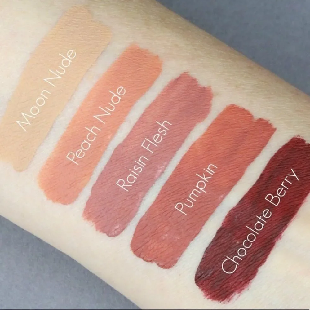 ✨ HP✨SO SUSAN Liquid Matte in Raisin Flesh✨